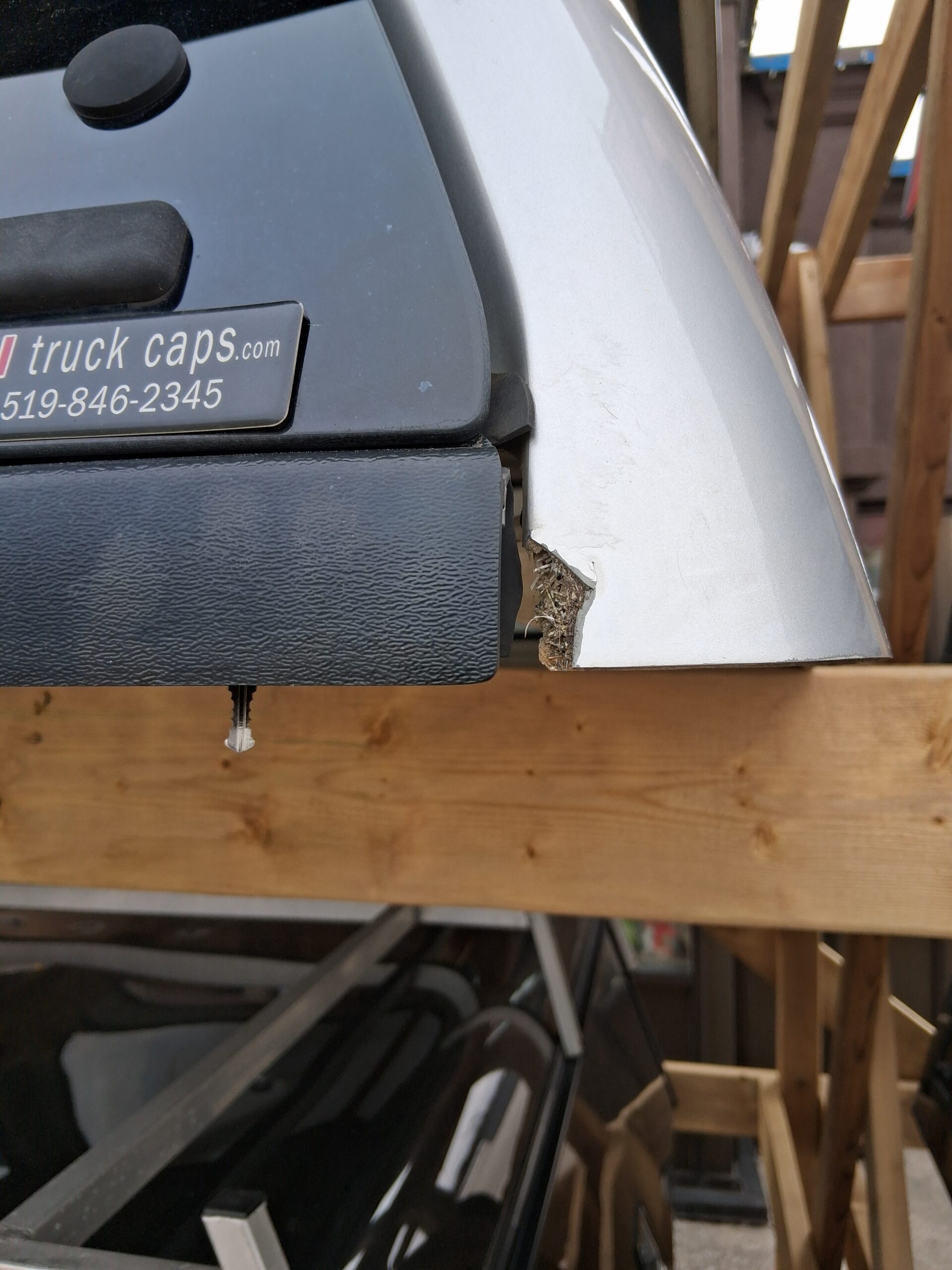 09-14 F150 6’6 Silver Leer 100XL Truck Cap - Image 5
