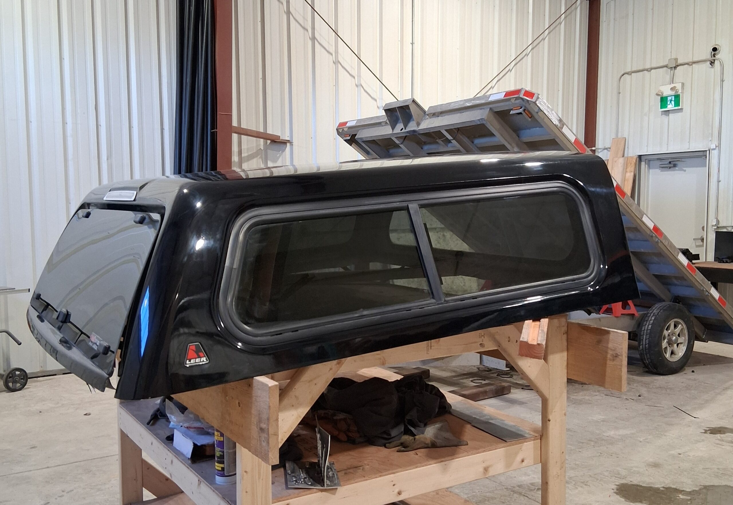 Toyota Tacoma 5’2 218 Attitude Black Leer Truck Cap - Image 3