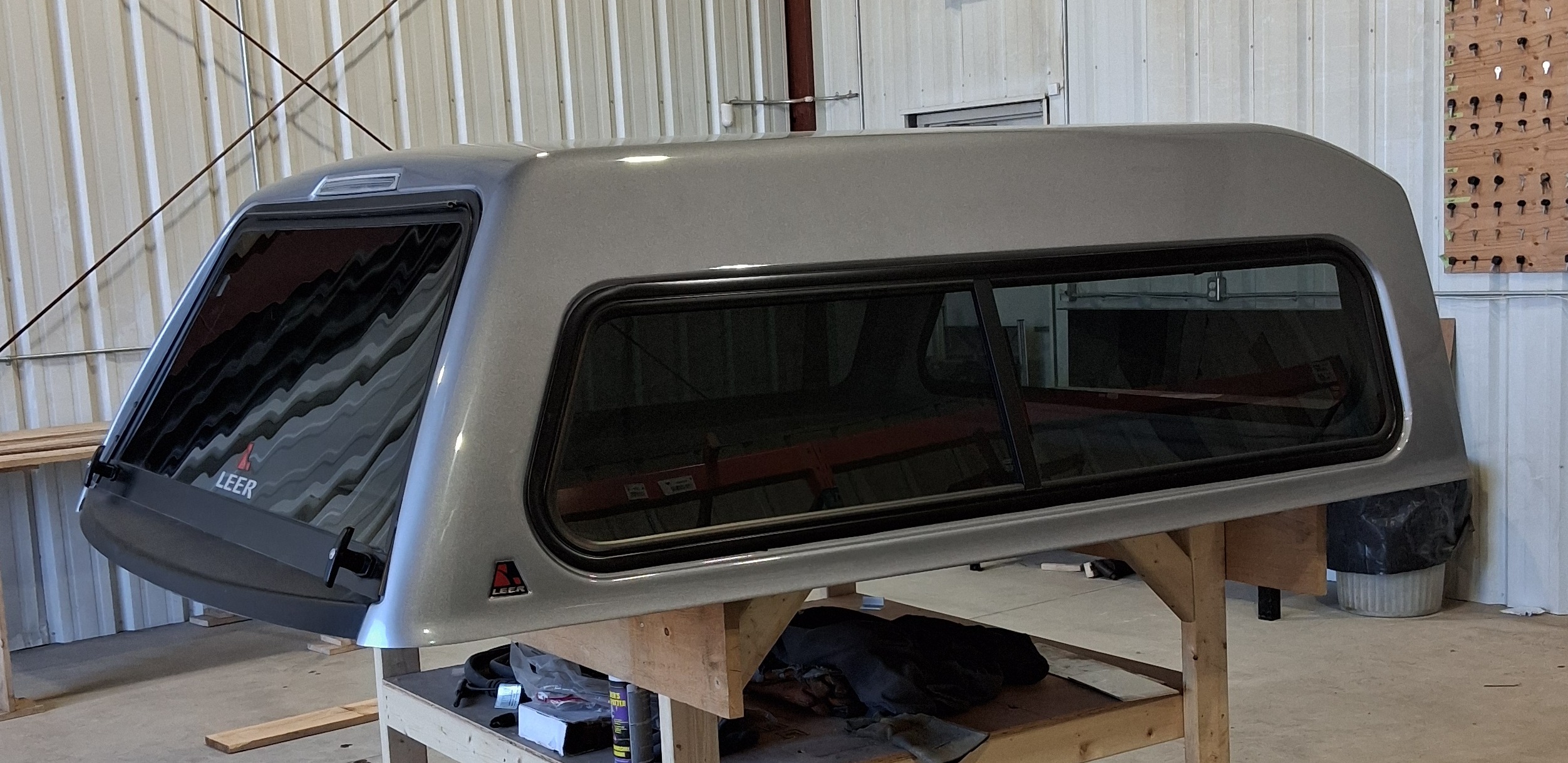 2019-2026 Dodge RAM 6’4 New Body Style Billet Silver LEER 180 Mid-Rise Truck cap - Image 2