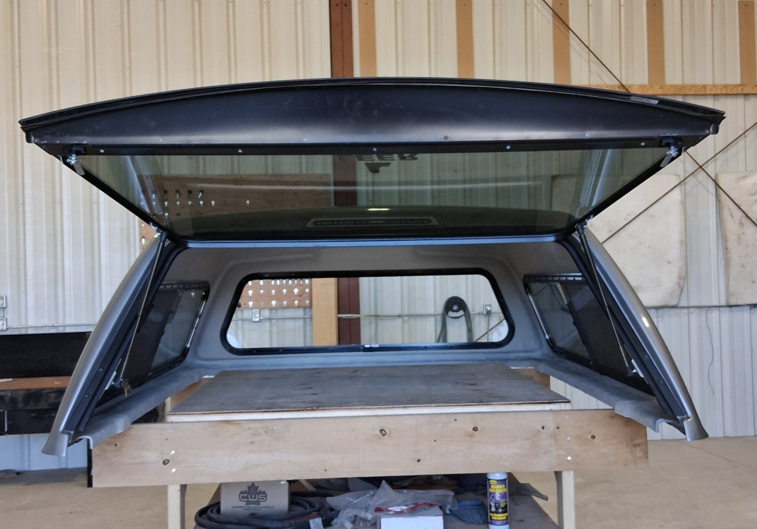 2019-2026 Dodge RAM 6’4 New Body Style Billet Silver LEER 180 Mid-Rise Truck cap - Image 4