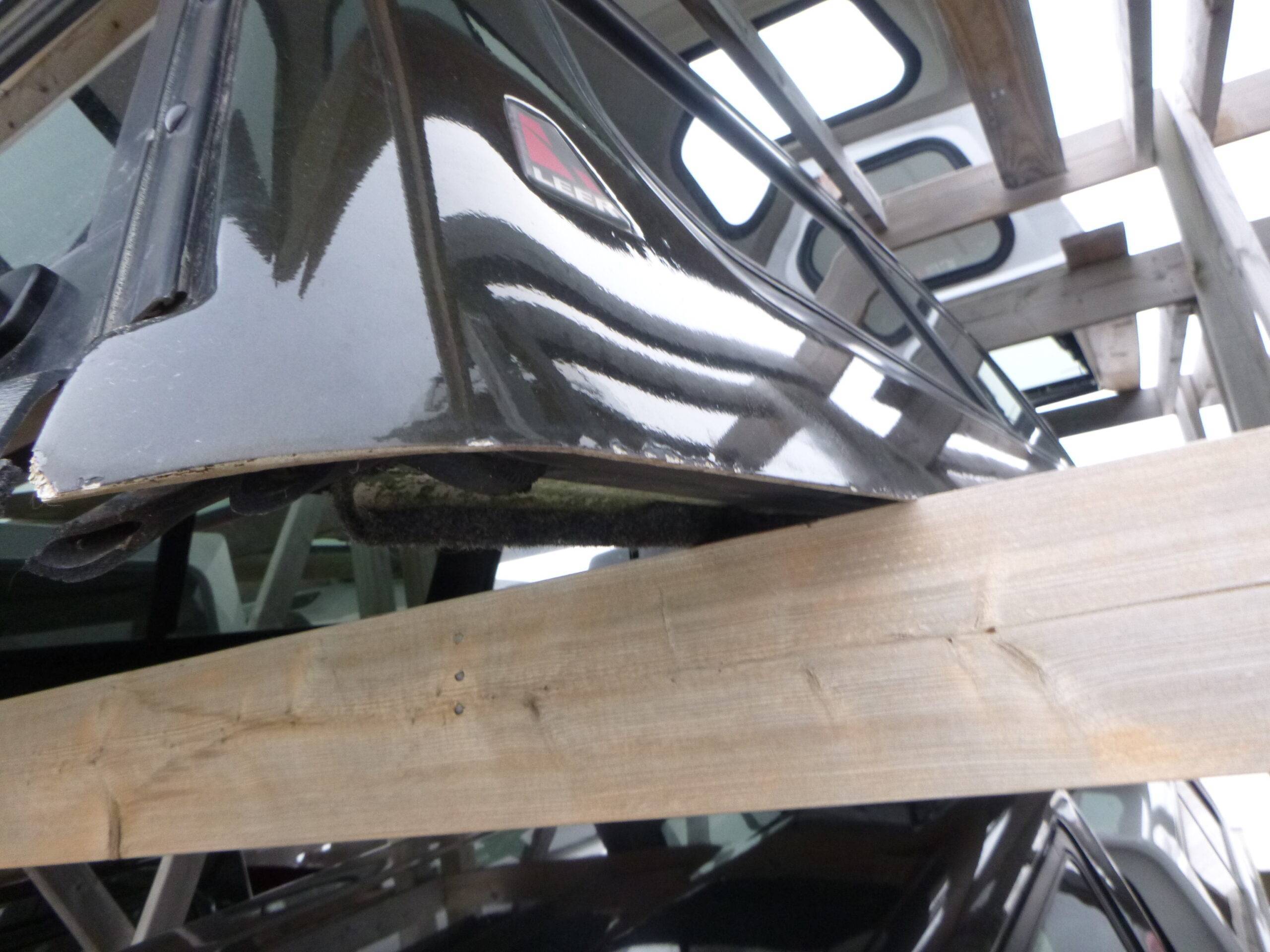 Dodge Ram 6’4 PUG Black Gold CREW Cab Leer 100R Truck Cap - Image 3