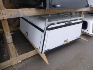 2004 – 2012 Chevrolet Colorado or GMC Canyon 6’2 White ARE Contractor Truck Cap 26″ high