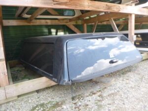 2020 – 2026 GMC Sierra 6’9 2500/3500 GJI Dark Shadow ARE Truck Cap