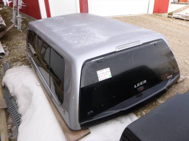 2017 – 2022 Ford F250/350/450 Superduty 8′ JS Silver Leer 100XL Truck Cap - Image 2
