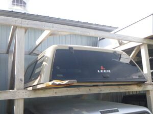 2005 – 2015 Toyota Tacoma 5’2 4V6 Quicksand Leer 100XR Truck Cap