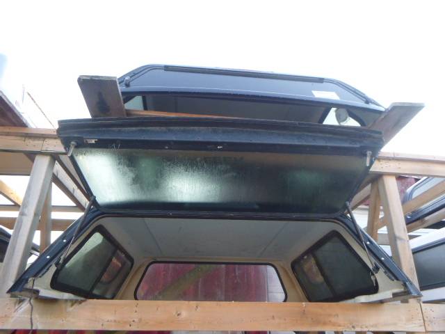 2019 – 2026 GMC Sierra 5’8 1500 GBA Black Leer 100R Truck Cap - Image 3