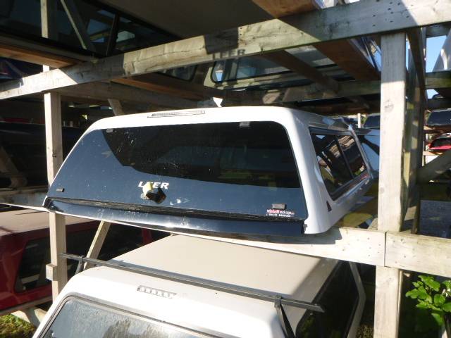 2015 – 2020 Ford F150 6’6 YZ White Leer 100XR Truck Cap - Image 2
