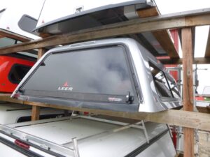 2017 – 2022 Ford Superduty F250/350/450 8′ UX Ignot Silver Metallic Leer 180 Truck Cap