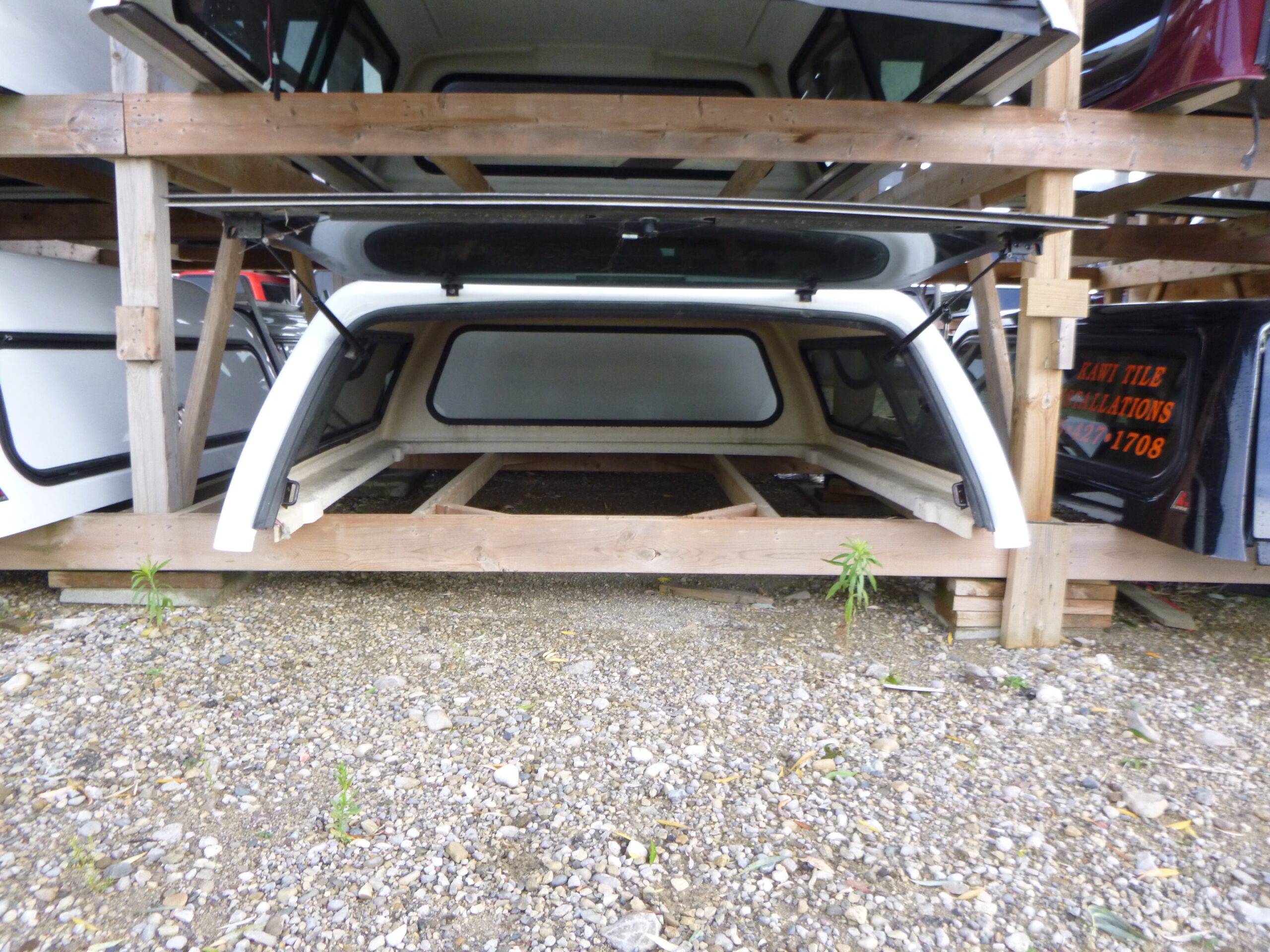 2004 – 2006 GMC Sierra or Chevrolet Silverado CREW Cab 5’8 Olympic White Leer 100XL Truck Cap - Image 3