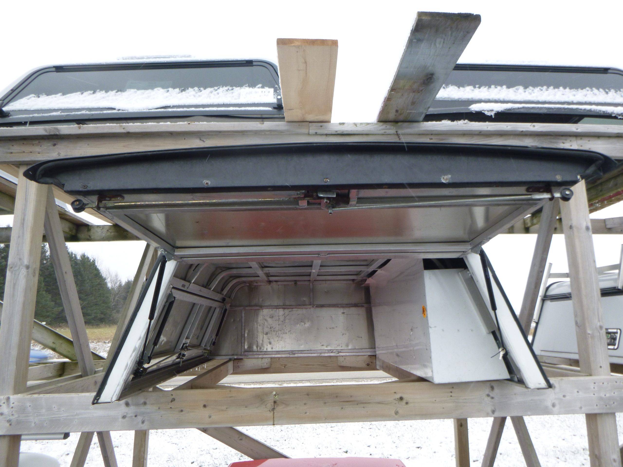 2015 – 2022 Chevrolet Colorado or GMC Canyon 6’2 White Contractor Truck Cap - Image 3