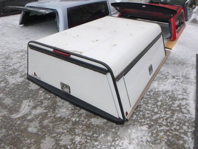 2015 – 2022 Chevrolet Colorado or GMC Canyon 6’2 White Leer Contractor Truck Cap