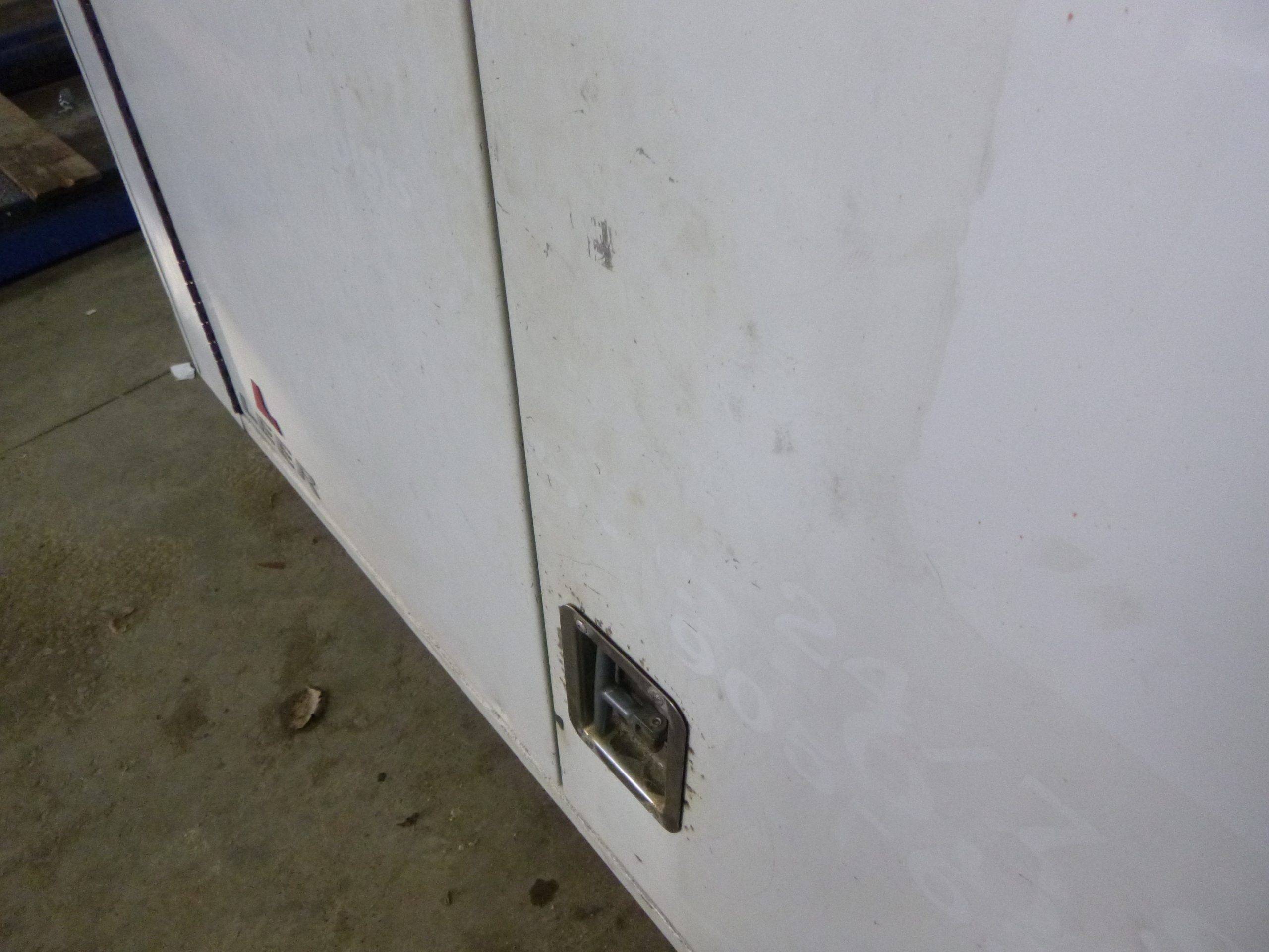 2004 – 2008 Ford F150 6’6 White Leer Contractor Truck Cap - Image 4