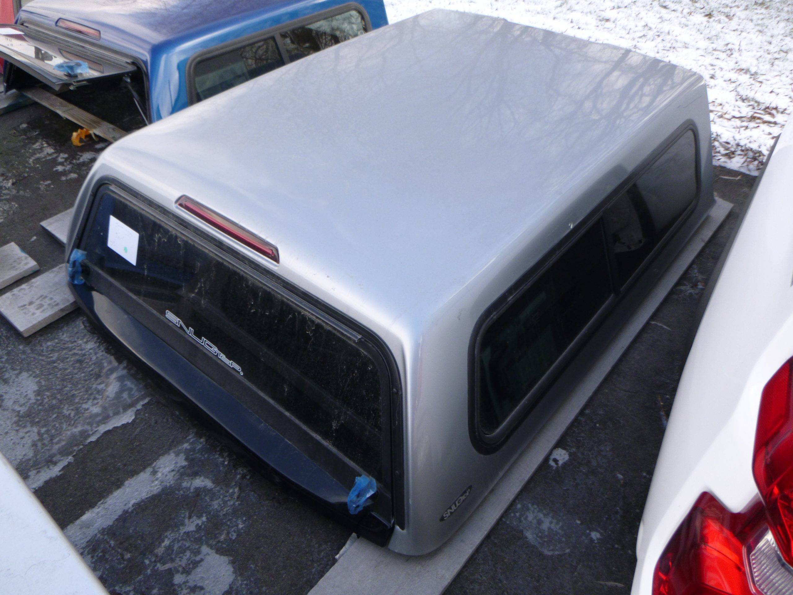 2019 – 2023 Ford Ranger 6′ JS Silver Snug Top Truck Cap