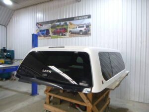 2015 – 2020 Ford F150 6’6 UG Tricoat White Leer 100XL Truck Cap