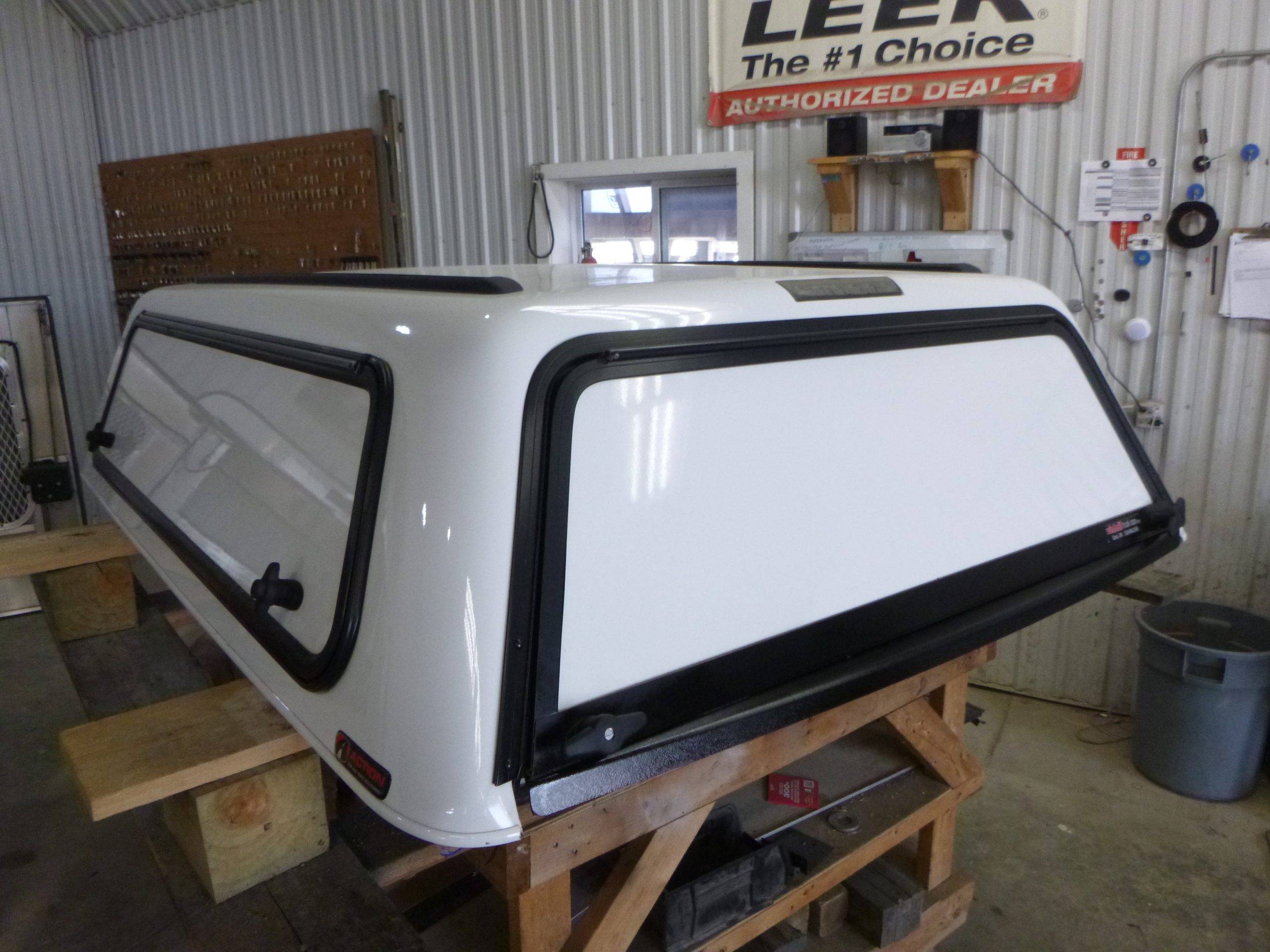 2015 – 2022 Chevrolet Colorado or GMC Canyon 6’2 GAZ Summit White Contour III Truck Cap - Image 2