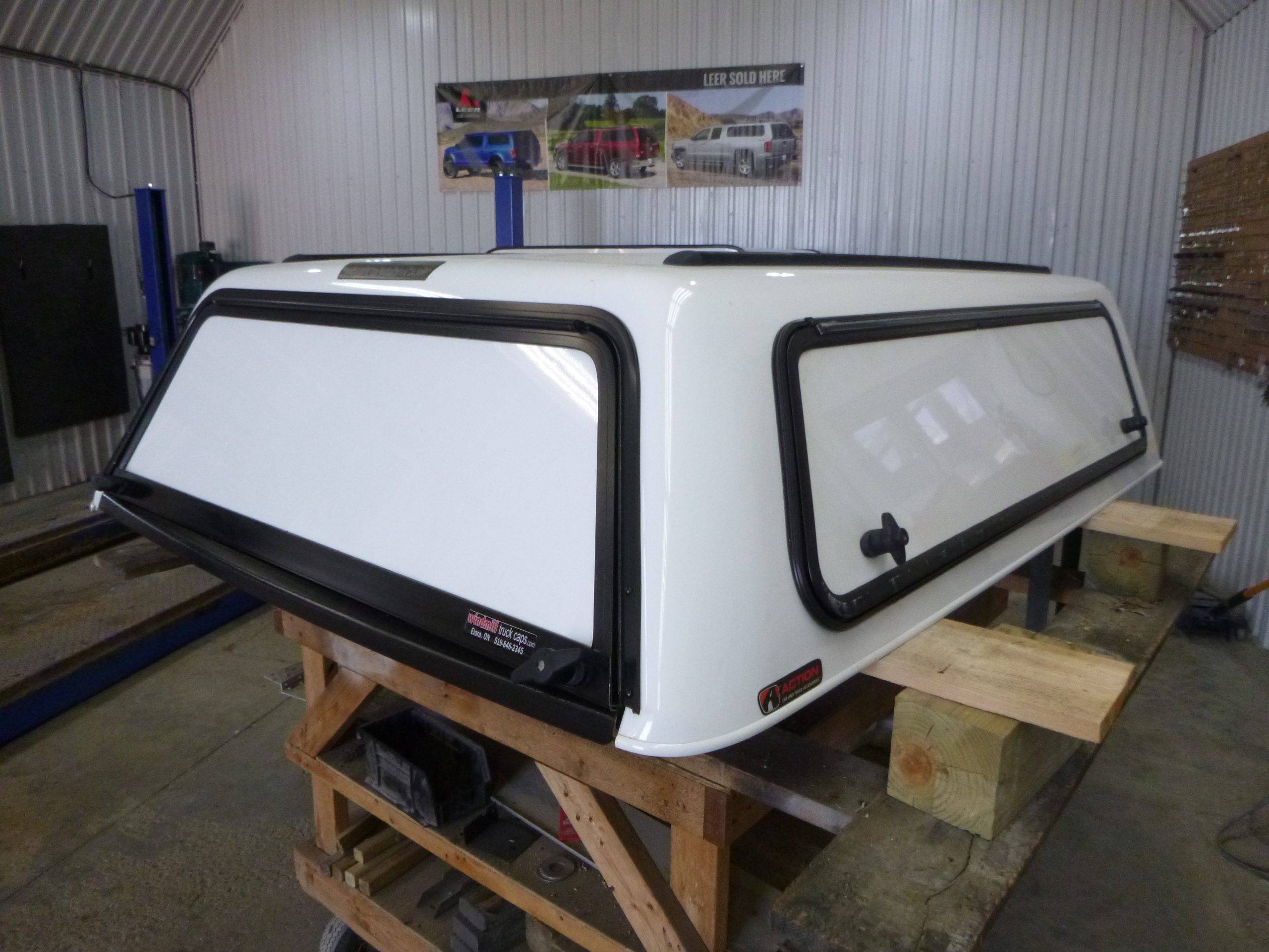 2015 – 2022 Chevrolet Colorado or GMC Canyon 6’2 GAZ Summit White Contour III Truck Cap