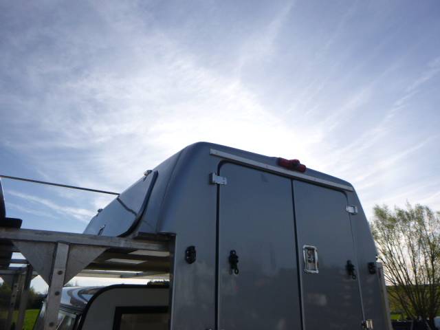 2016 – 2023 Toyota Tacoma 6’2 Silver Contractor Truck Cap - Image 2