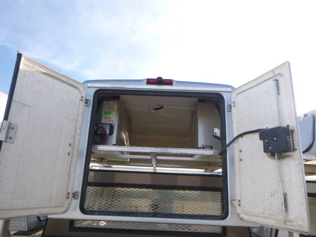 2016 – 2023 Toyota Tacoma 6’2 Silver Contractor Truck Cap - Image 3