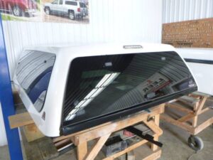 2009 – 2014 Ford F150 6’6 UG White Platinum Leer100XQ Truck Cap
