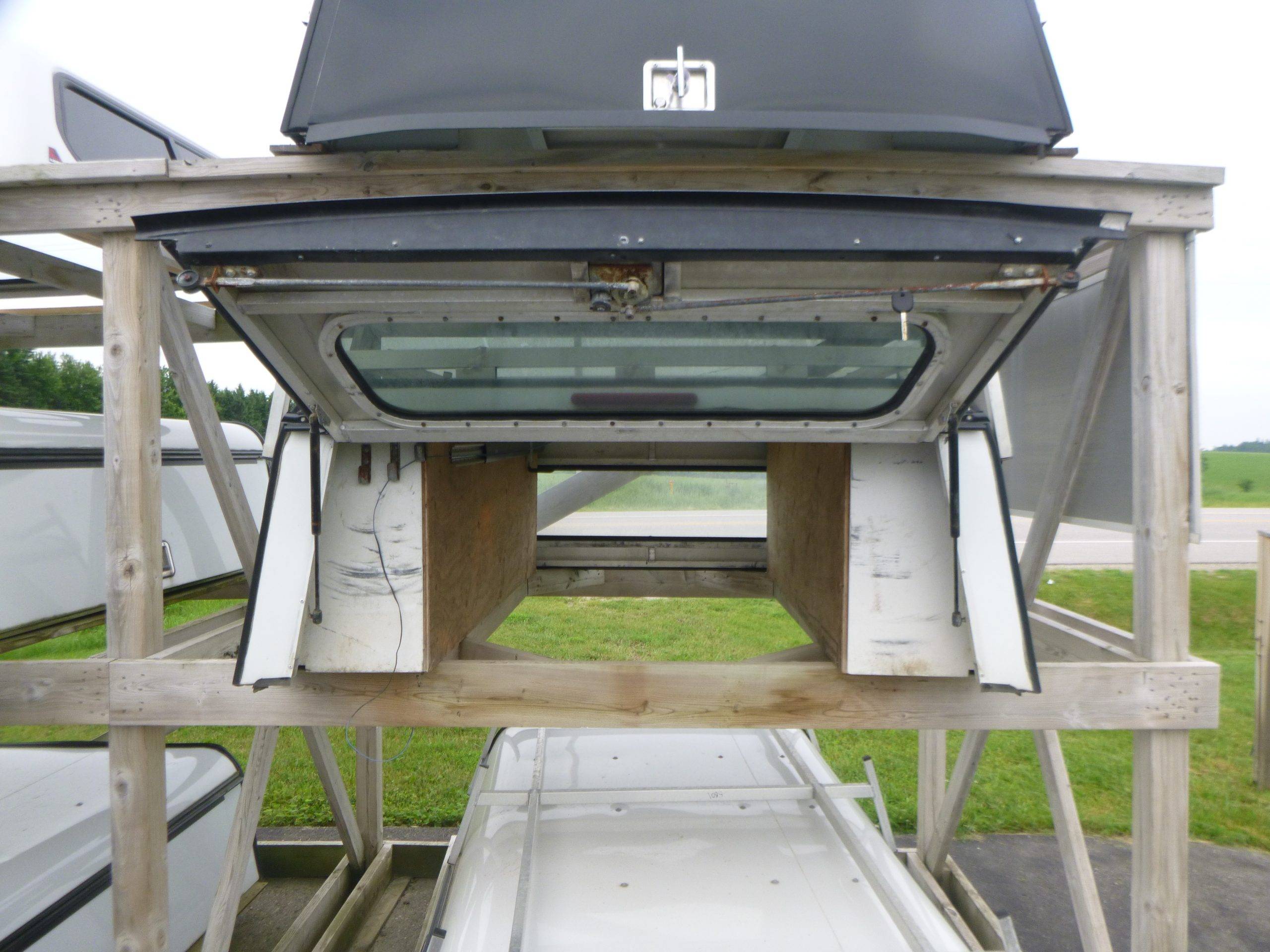 2016 – 2023 Toyota Tacoma 6’2 White ARE Contractor Truck Cap - Image 3