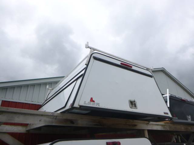 2004 – 2008 Ford F150 8′ White Leer Contractor Truck Cap