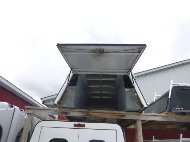 2004 – 2008 Ford F150 8′ White Leer Contractor Truck Cap - Image 3
