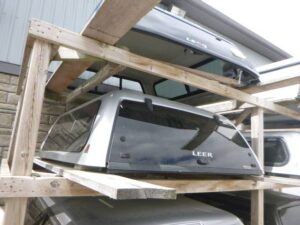 2005 – 2015 Toyota Tacoma 5’2 1E7 Silver Leer100XL Truck Cap