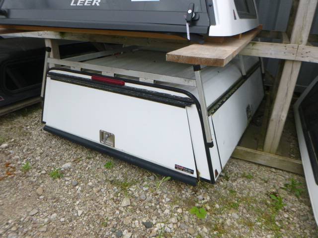 2005 – 2011 Dodge Dakota 6’7 White Contractor Truck Cap - Image 2