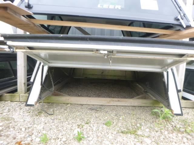 2005 – 2011 Dodge Dakota 6’7 White Contractor Truck Cap - Image 3