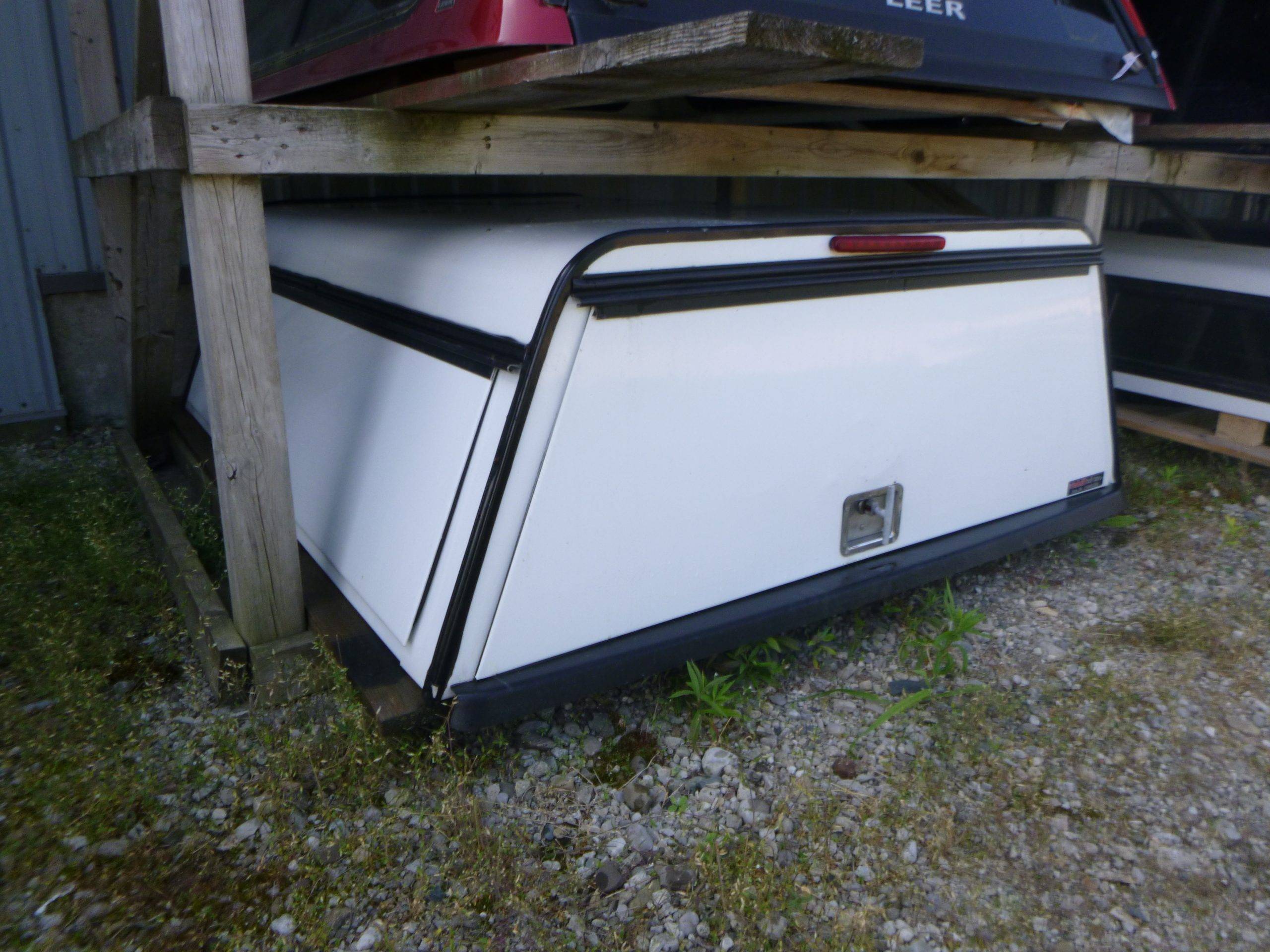 2015 – 2022 Chevrolet Colorado or GMC Canyon 6’2 White Contractor Truck Cap