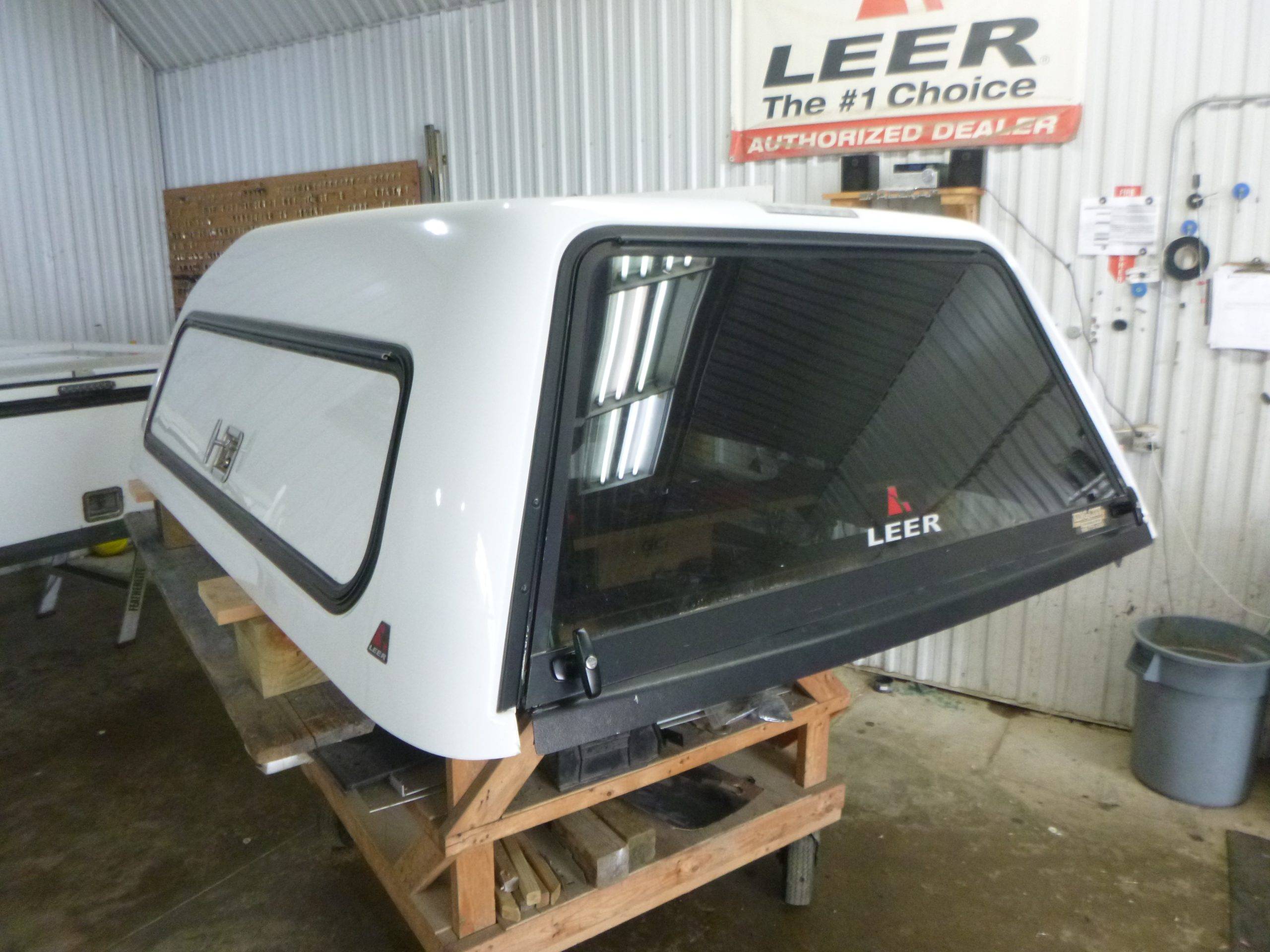 2014 – 2018 GMC Sierra or Chevrolet Silverado 6’6 GAZ Summit White Leer 180 Truck Cap - Image 2