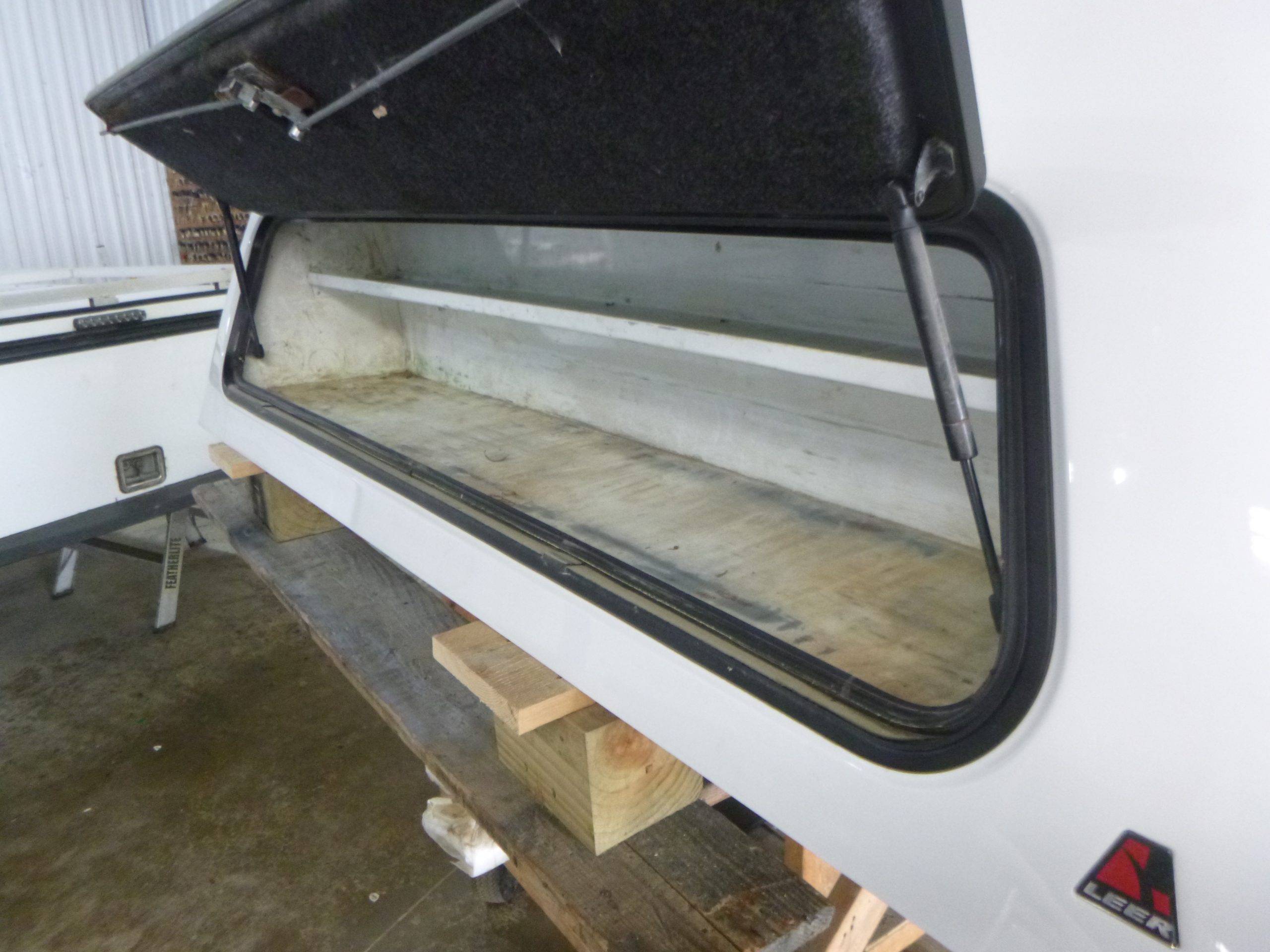 2014 – 2018 GMC Sierra or Chevrolet Silverado 6’6 GAZ Summit White Leer 180 Truck Cap - Image 5