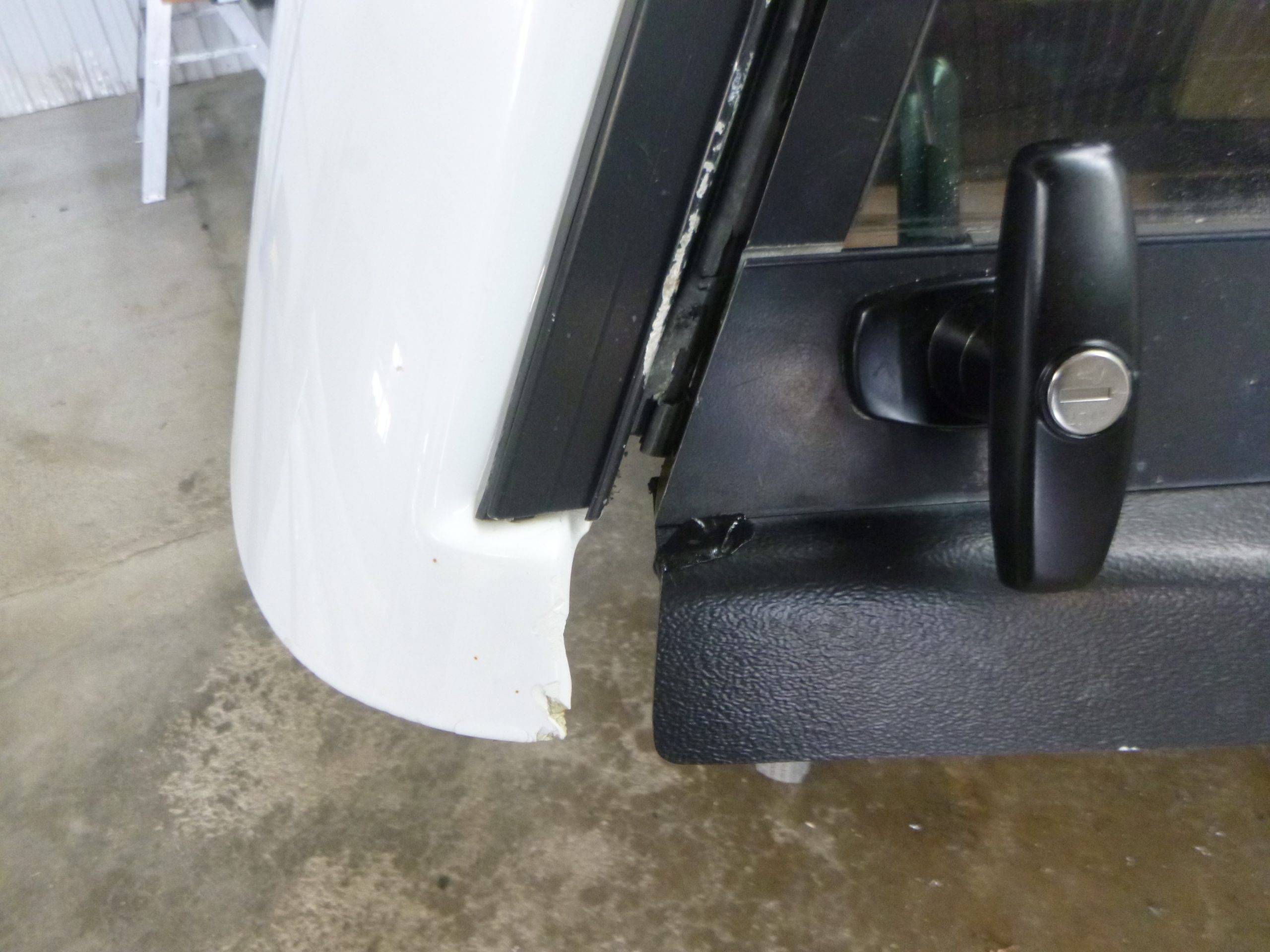 2014 – 2018 GMC Sierra or Chevrolet Silverado 6’6 GAZ Summit White Leer 180 Truck Cap - Image 7