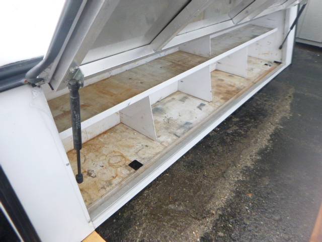2016 – 2023 Toyota Tacoma 6’2 ARE White Contractor Truck Cap - Image 4