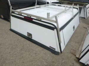 2015 – 2022 GMC Canyon or Chevrolet Colorado 6’2 YZ White Leer Contractor Truck Cap