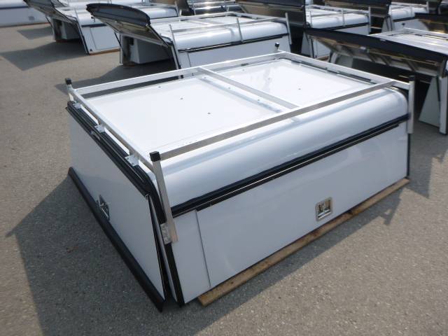 Toyota Tacoma NEW 6’2 White Swiss Contractor Truck Cap - Image 2