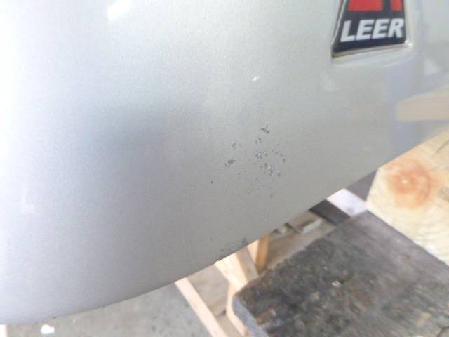 2007 – 2013 GMC Sierra 5’8 Crew Cab Fine Silver Birch Leer100XL Truck Cap - Image 5