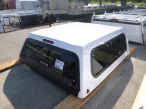 2024 – 2026 Toyota Tacoma 5’2 NEW Super White Leer100S Truck Cap
