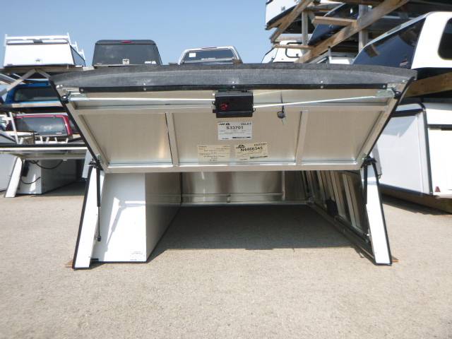 2022 – 2026 Nissan Frontier 6′ White ARE Contractor Truck Cap - Image 3