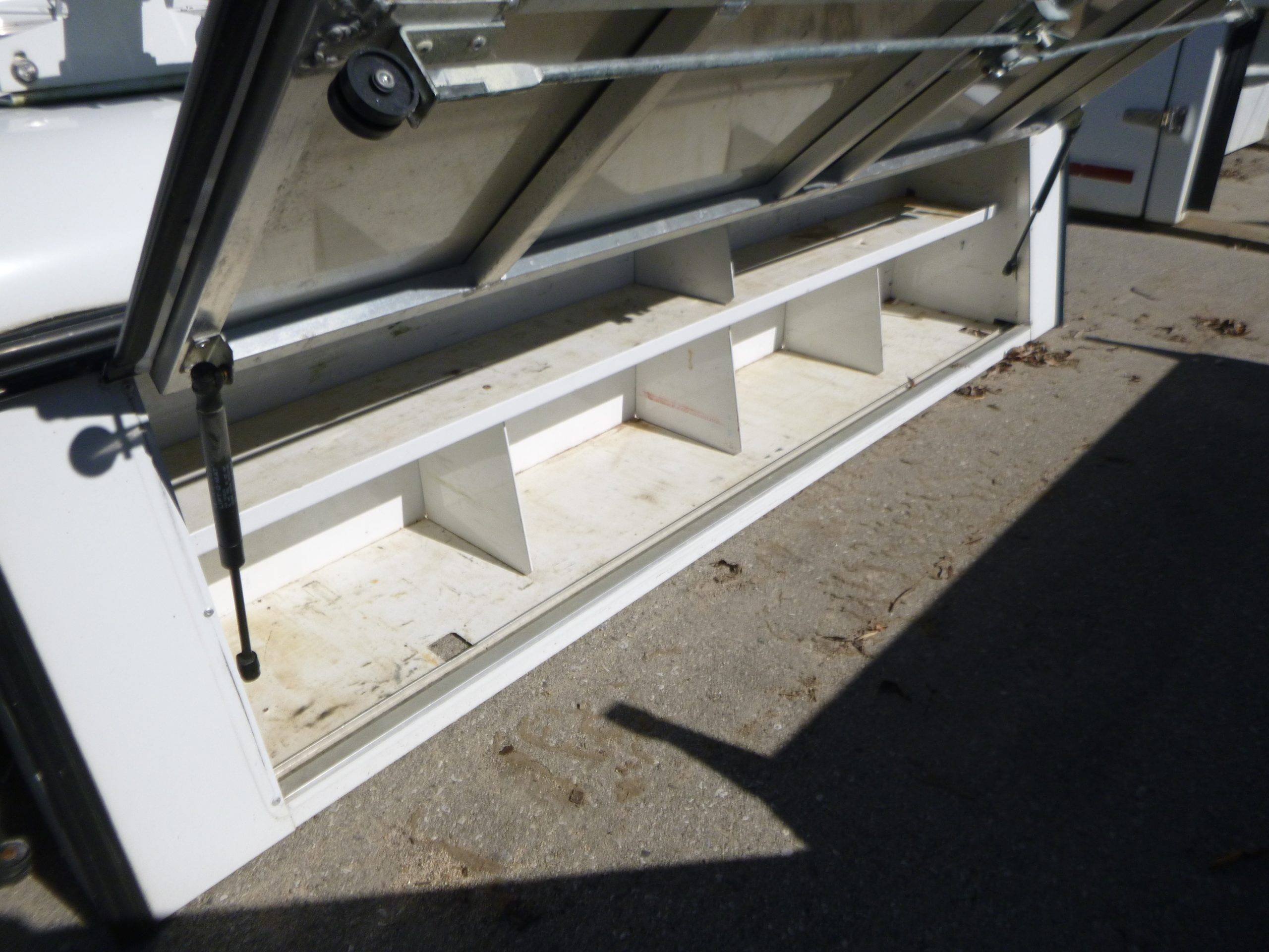 2016 – 2023 Toyota Tacoma 6’2 White ARE Contractor Truck Cap - Image 4