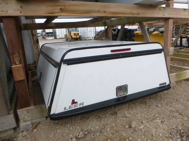 2016 – 2023 Toyota Tacoma 6’2 White Contractor Truck Cap - Image 2