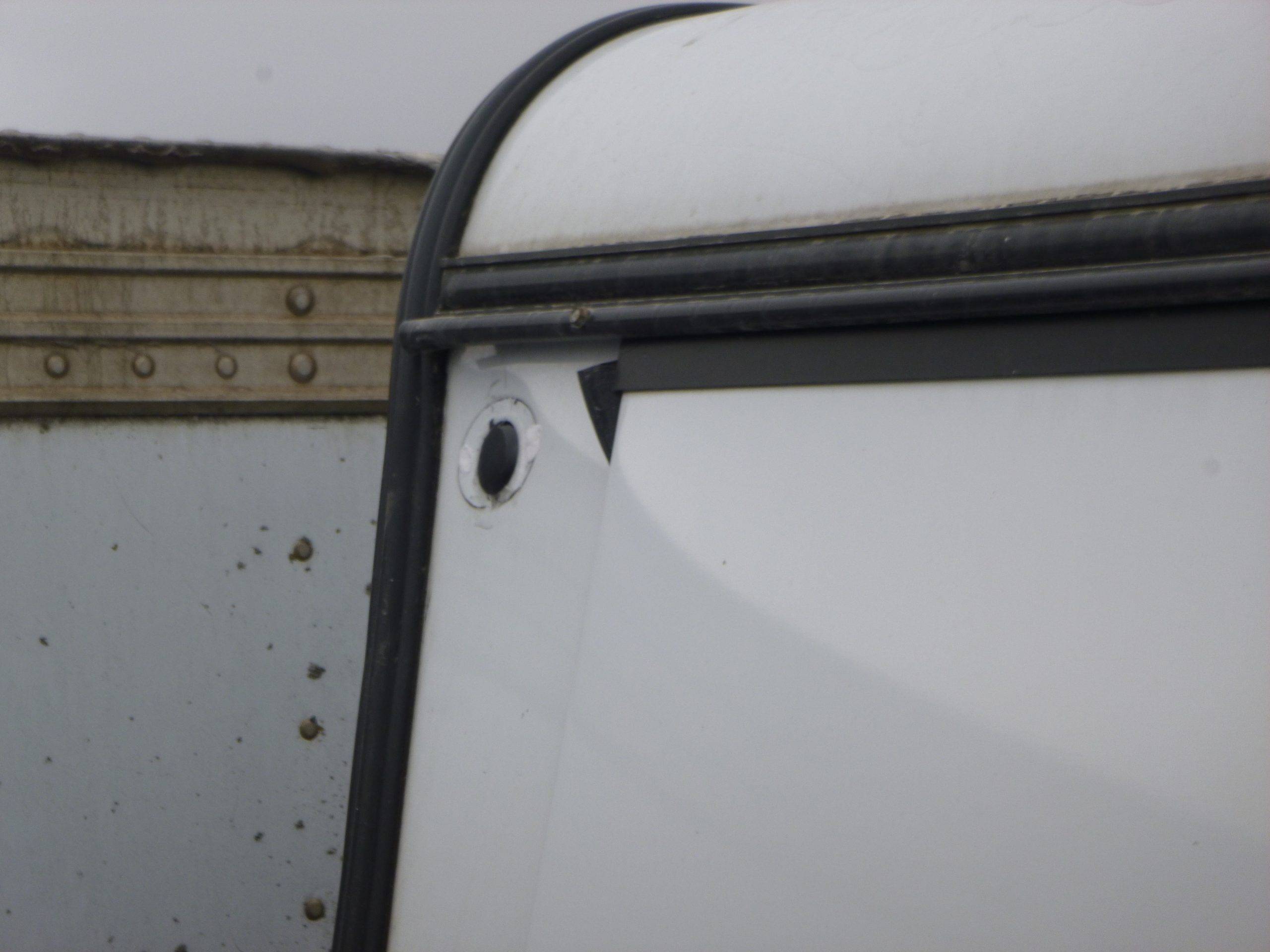 2015 – 2026 Ford F150 6’6 White ARE Contractor Truck Cap - Image 4