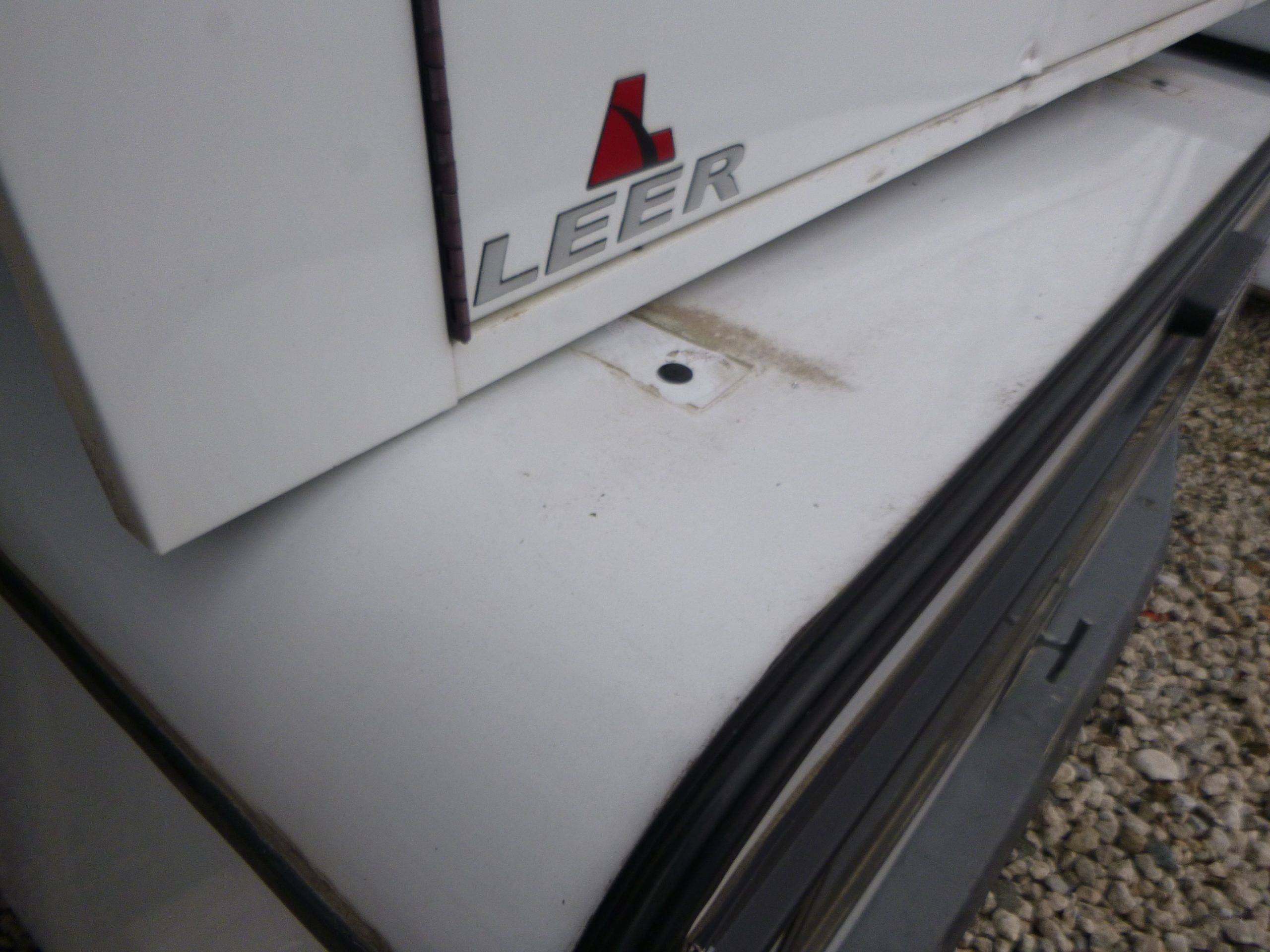 2015 – 2020 Ford F150 6’6 White ARE Contractor Truck Cap - Image 5