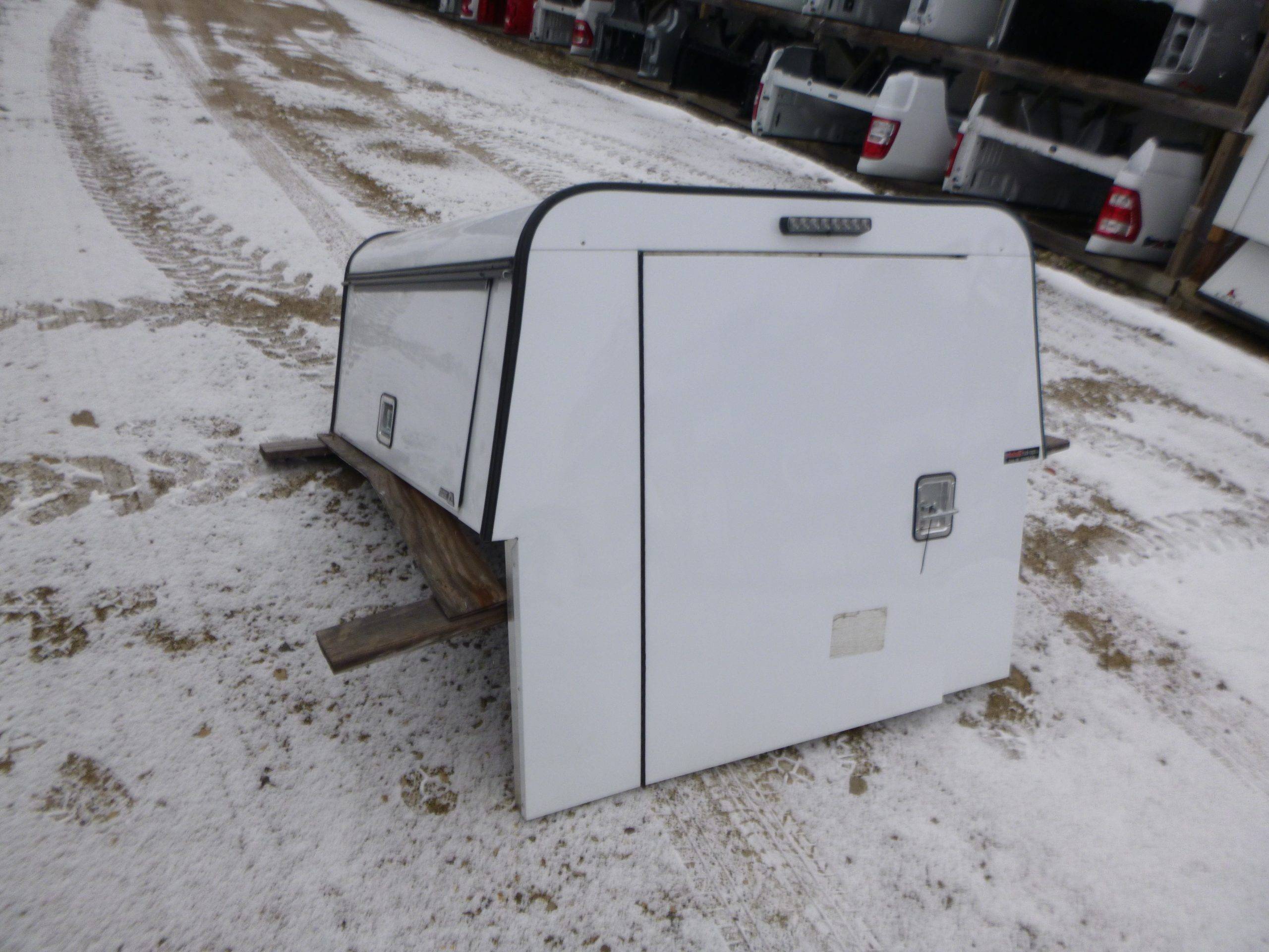 2022 – 2026 Ford Maverick 5′ White ARE Contractor Truck Cap
