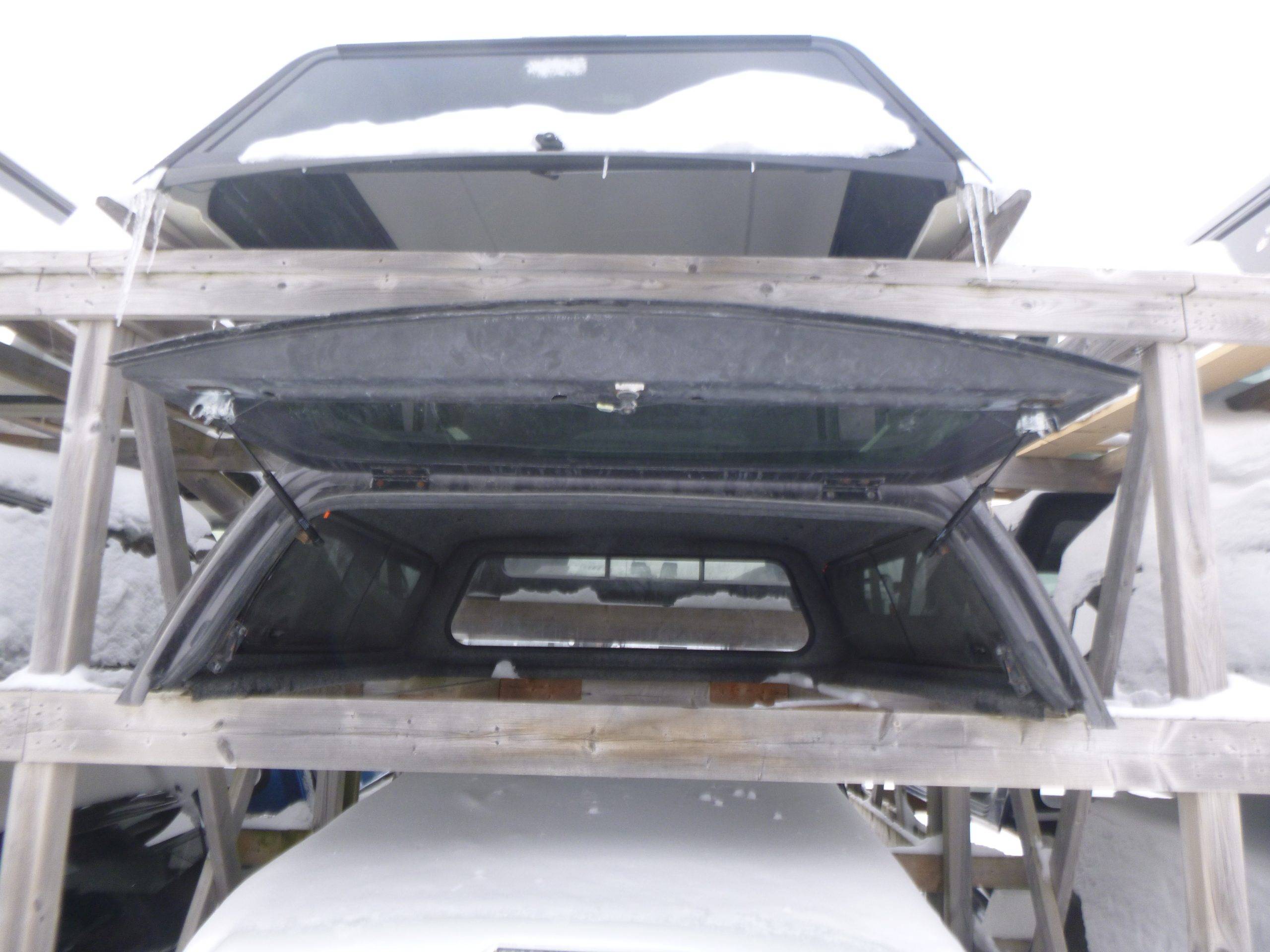 2019 – 2026 Dodge Ram 1500 New Body Style 6’4 PAU Granite Leer100XQ Truck Cap - Image 3