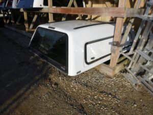 2007 – 2013 GMC Sierra 8′ 50 Olympic White ARE Truck Cap