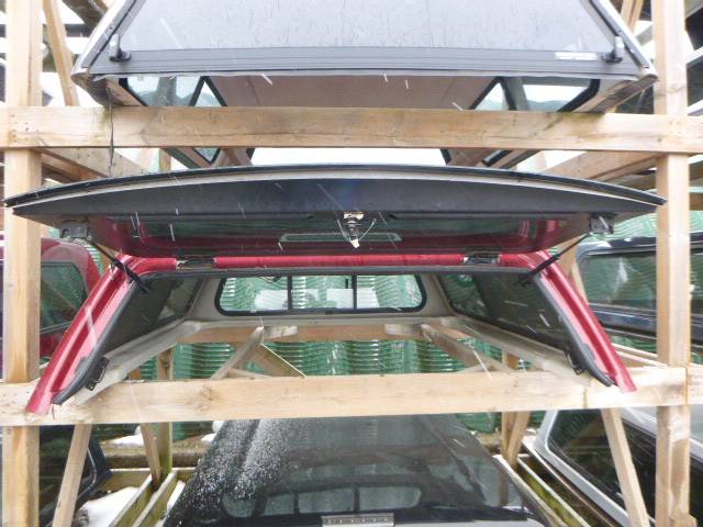 2019 – 2026 GMC Sierra 1500 6’6 GPJ Cajun Red Leer 100XR Truck Cap - Image 3