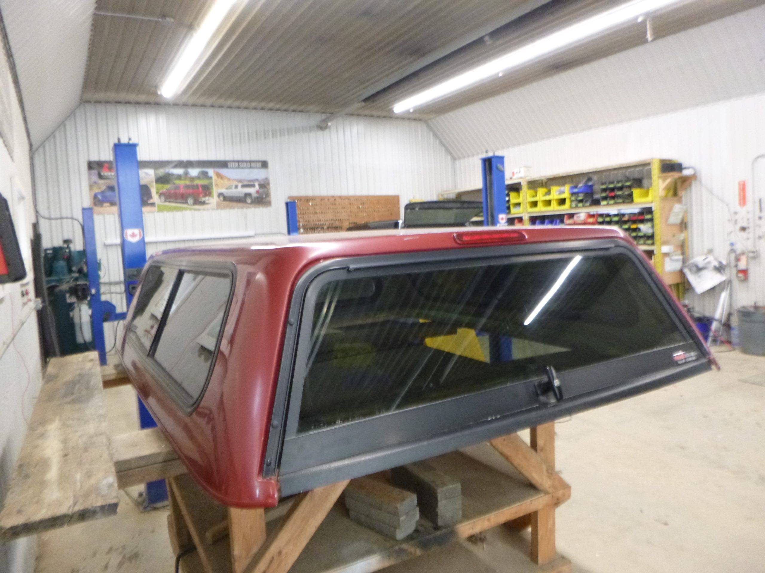 2015 – 2022 Chevrolet Colorado or GMC Canyon 6’2 Red Truck Cap
