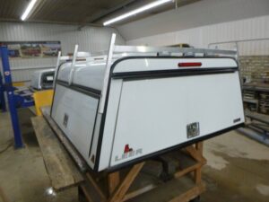 2013 – 2021 Nissan Frontier 5’2 White Leer Contractor Truck Cap