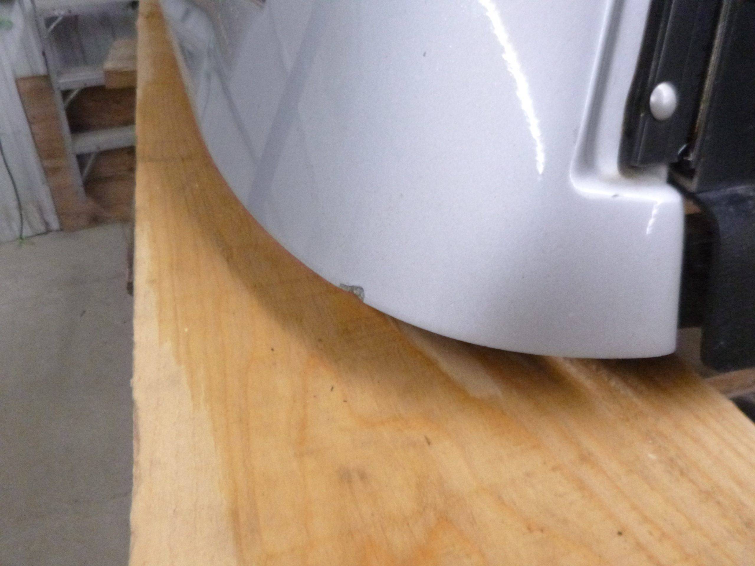 2014 – 2018 Chevrolet Silverado or GMC Sierra 6’6 Silver Leer100R Truck Cap - Image 4